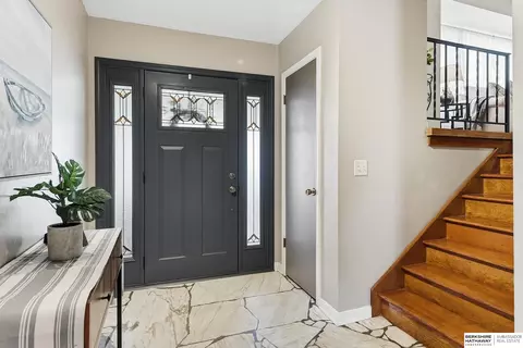 921 N 121 St, Omaha, NE 68154