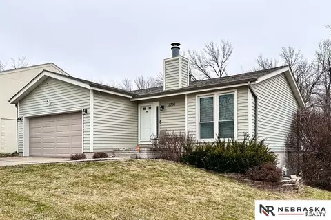 11756 Hartman Ave, Omaha, NE 68164