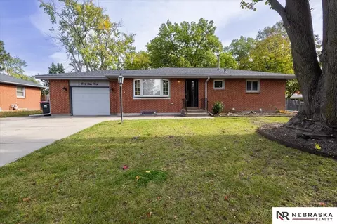 4440 S 38th St, Lincoln, NE 68516