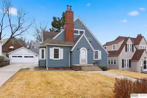 5635 Briggs St, Omaha, NE 68106