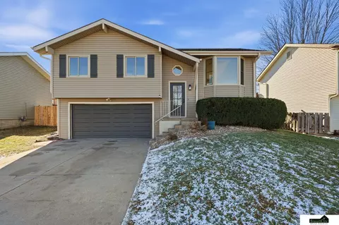 2121 W Cove Ct, Lincoln, NE 68522