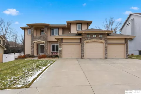 17221 Y St, Omaha, NE 68135