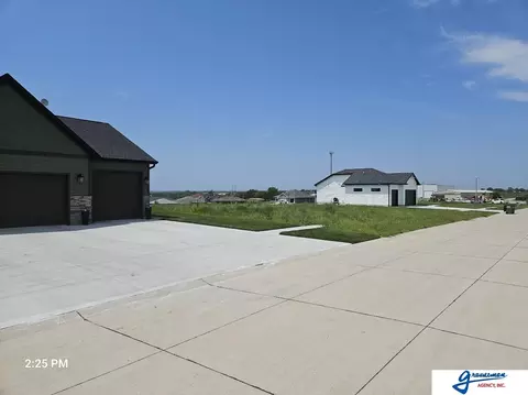 White Pine Street, Syracuse, NE 68446
