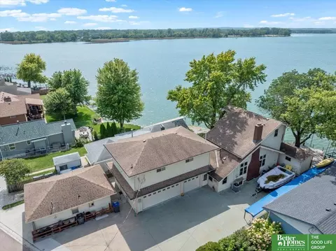 40 Pickard Ln, Council Bluffs, IA 51501