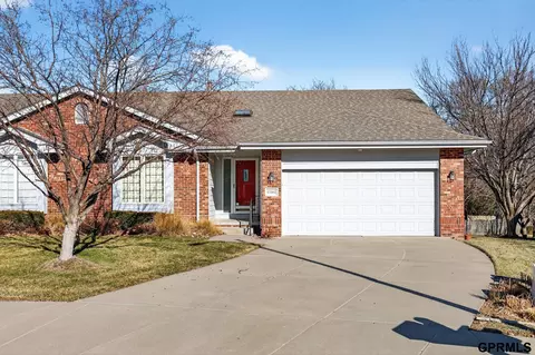 13302 Hillsborough Dr, Omaha, NE 68164