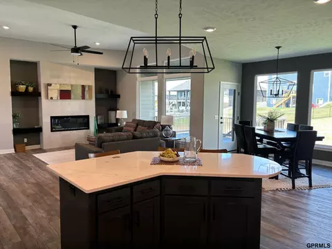7106 N 172 St, Bennington, NE 68007