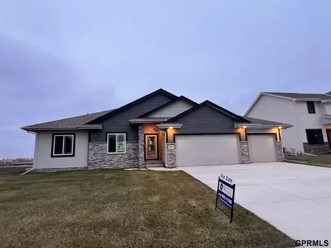 19820 Cinnamon St, Omaha, NE 68135