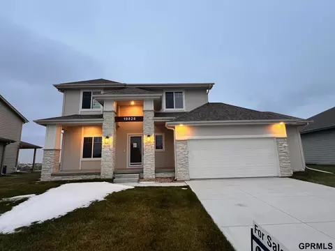 19826 Cinnamon St, Omaha, NE 68135