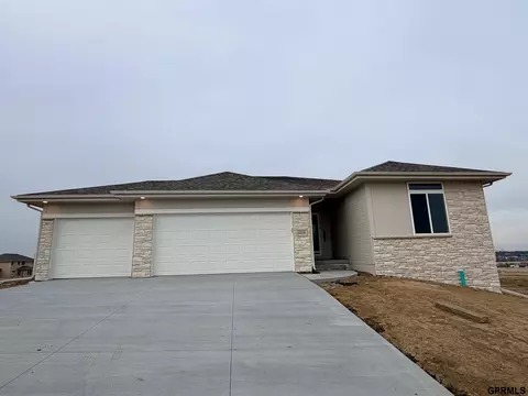 10210 Sherman St, Papillion, NE 68046