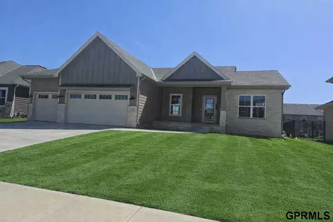 11363 N 170 St, Bennington, NE 68007