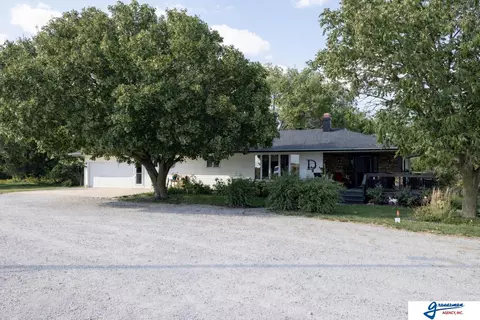 7061 E Maple Rd, Holmesville, NE 68310