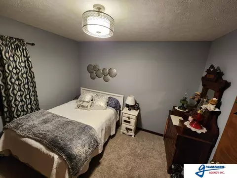 Bedroom - 7061 E Maple Rd, Holmesville, NE 68310 photo 2 of 6