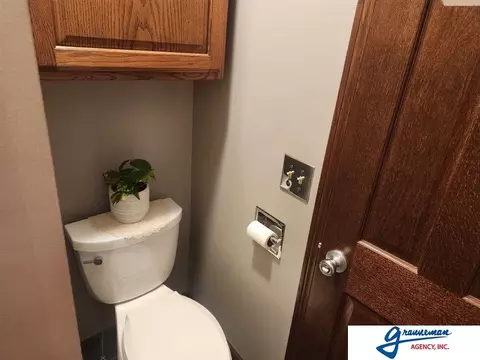Bath - 7061 E Maple Rd, Holmesville, NE 68310 photo 3 of 3