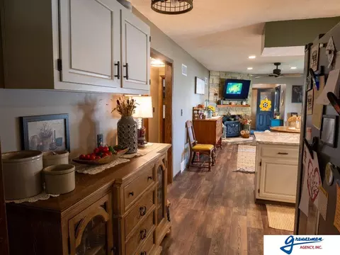 Entry Way - 7061 E Maple Rd, Holmesville, NE 68310 photo 2 of 4