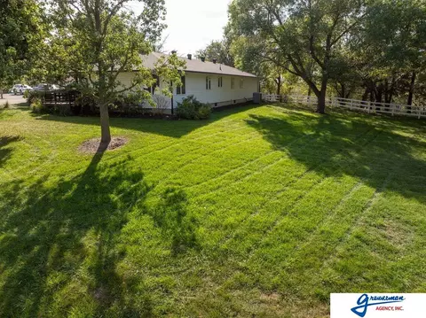 Exterior - 7061 E Maple Rd, Holmesville, NE 68310 photo 6 of 17
