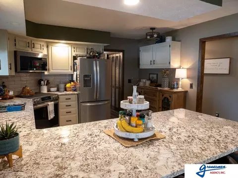 Kitchen - 7061 E Maple Rd, Holmesville, NE 68310 photo 2 of 4