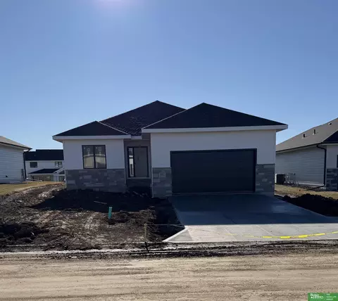 20947 Ellison Ave, Elkhorn, NE 68022