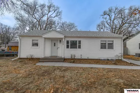 2325 S 59 St, Lincoln, NE 68506