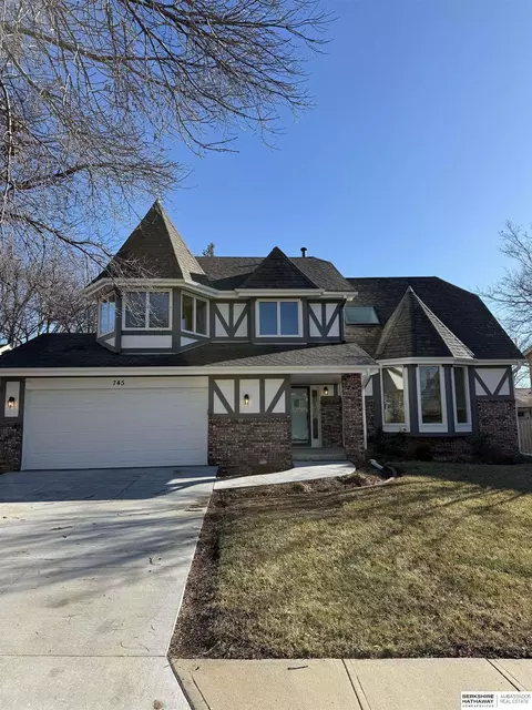745 N 155th St, Omaha, NE 68154