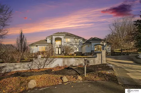 22106 Quail Cir, Elkhorn, NE 68022