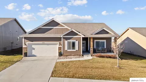 6212 S 213 St, Elkhorn, NE 68022