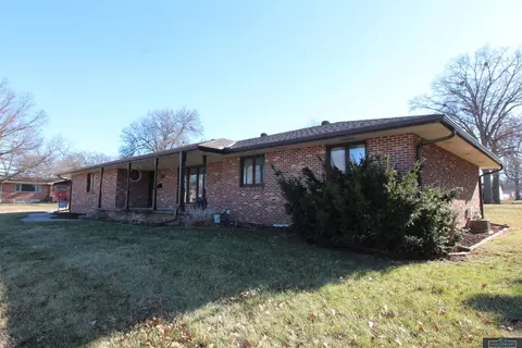 1025 Dorsey St, Beatrice, NE 68310