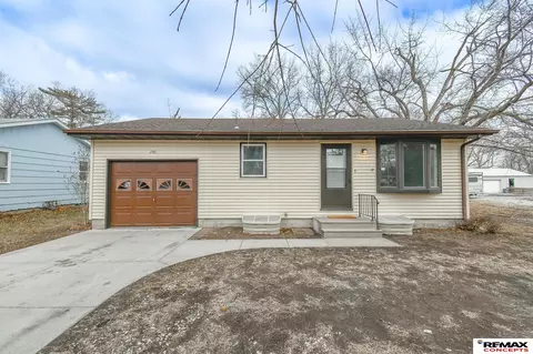 240 E 22nd St, Crete, NE 68333