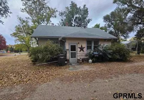 214 N Alexander Ave, Clay Center, NE 68933