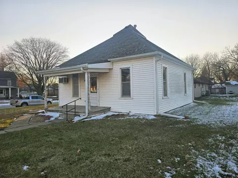 Exterior - 201 N Main Ave, Sutton, NE 68979 photo 3 of 3