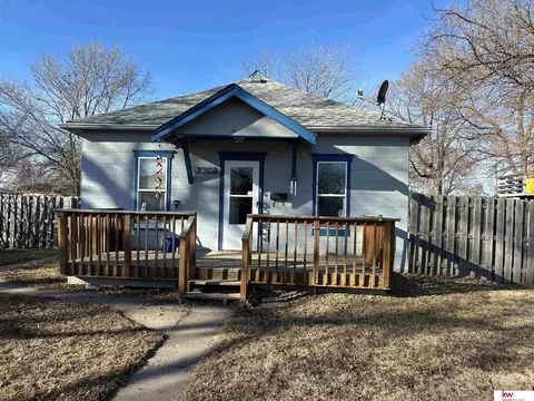 2308 Ave H, Kearney, NE 68847