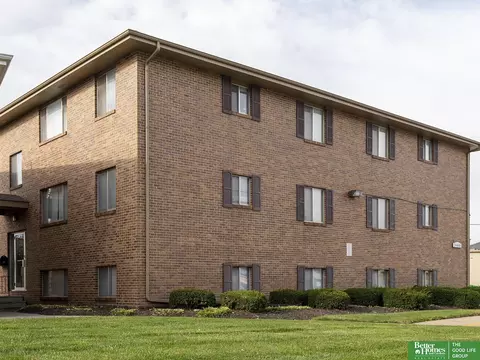 3468 S 82nd St, Omaha, NE 68124