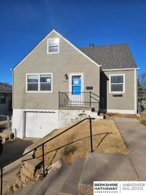 4240 Harrison St, Omaha, NE 68107