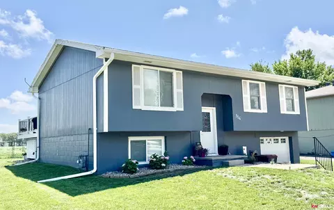 114 N 28 St, Beatrice, NE 68310