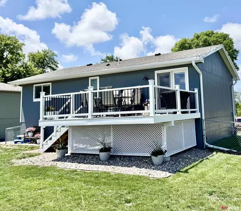 Exterior - 114 N 28 St, Beatrice, NE 68310 photo 7 of 8