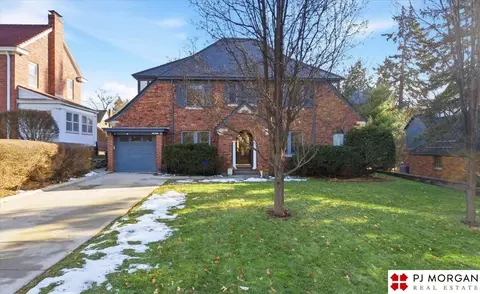 2017 N 55 St, Omaha, NE 68104