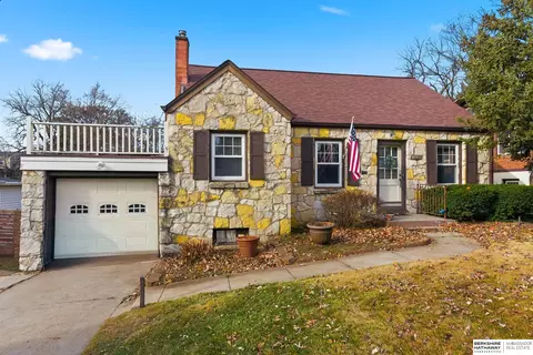 1828 N 49th St, Omaha, NE 68104
