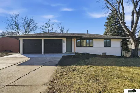1811 E Bermuda Dr, Lincoln, NE 68506