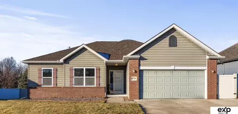 8714 S 102nd St, La Vista, NE 68128