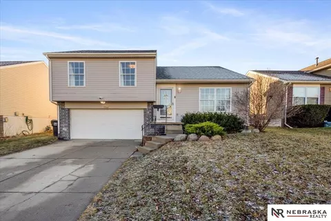 17769 Olive St, Omaha, NE 68136