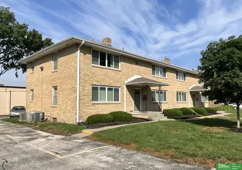 3466 S 82nd St, Omaha, NE 68124