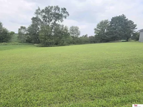 9212 Monroe Rd, Plattsmouth, NE 68048