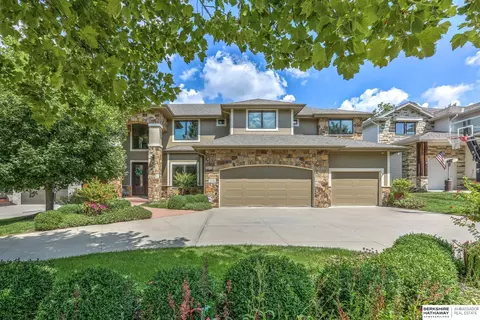 18620 Vinton St, Omaha, NE 68130