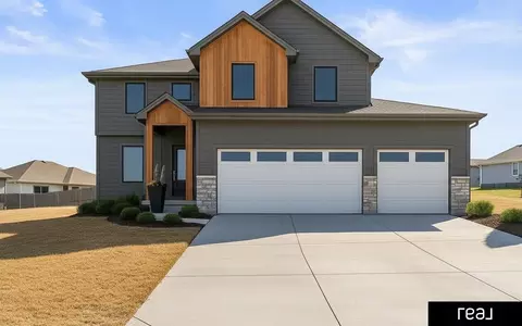 12013 S 110 Avenue Cir, Papillion, NE 68046