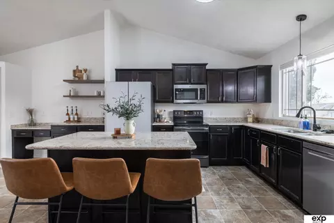 13958 Potter Pkwy, Omaha, NE 68142