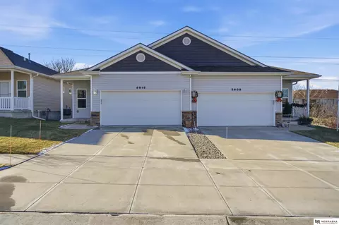 5615 Barrington Cir, Lincoln, NE 68516