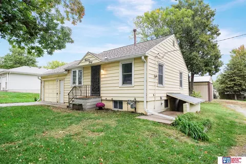 1330 N 64th St, Lincoln, NE 68505