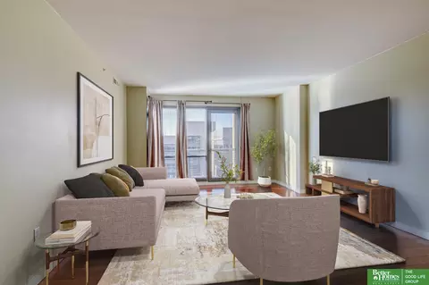 3200 Farnam Ct #3610, Omaha, NE 68131