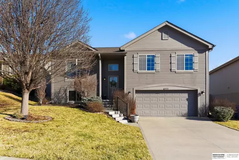 5919 S 187 Avenue Cir, Omaha, NE 68135