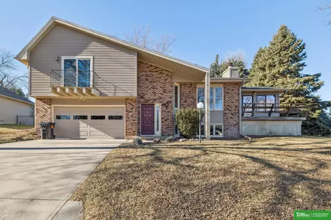 2717 Eagle Dr, Fremont, NE 68025