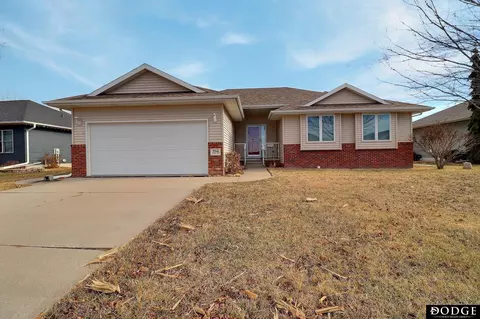 3316 N Armour Dr, Fremont, NE 68025